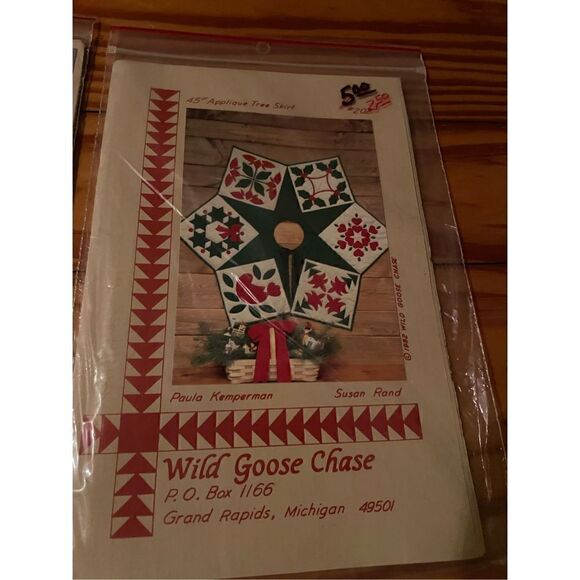 Christmas Needlepoint x2 - Picture 1 of 6